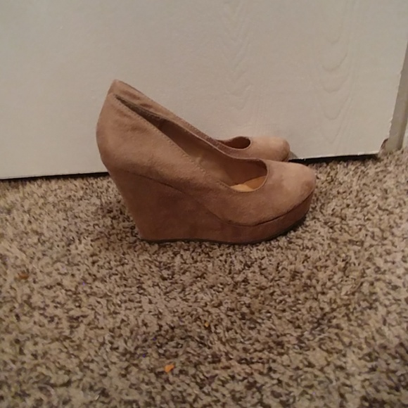 Shoes - Picture 2 of 3